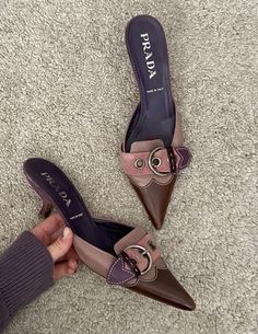 Prada Pink, Vintage Heels, Fancy Shoes, Cute Heels, Suede Mules, Shoe Inspo, Aesthetic Shoes, Swag Shoes, Mode Inspo