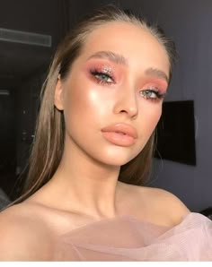 The Secret to Glowing Skin #beauty #glowy #skincare Bright Pink Eye Makeup, Pastel Makeup, Pink Eye Makeup, Makijaż Smokey Eye, Makeup Eye Looks, Glowing Makeup, Make Up Looks