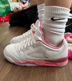 Nike Jordan Pink, Icon Wallpaper Aesthetic, Sneakers Nike Jordan, Instagram Icon, Jordan Shoes Girls