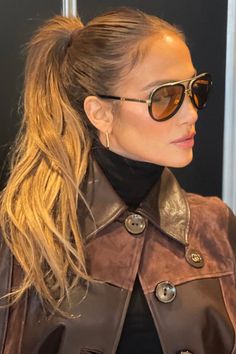 Jennifer Lopez wearing Dita Mach-S sunglasses Jennifer Lopez Hair, J Lo Fashion, Celebrity Sunglasses, Funny Dresses, Kat Dennings, Carole Lombard, Glam Photoshoot, Natalie Wood