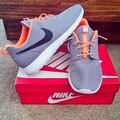 I'm gonna love this site! them! wow, it is so cool. N-I-K-E shoes .only $37 Nike Free Runners, Sneaker Shop, Discount Nikes, Shoes Store, Nike Basketball Shoes