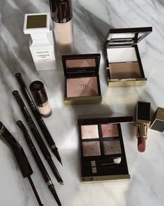 Rich Future, Tom Ford Lipstick, Tom Ford Makeup, Beauty Aesthetic, Tom Ford Beauty, Luxury Cosmetics, Everyday Luxury, Pinterest Aesthetic