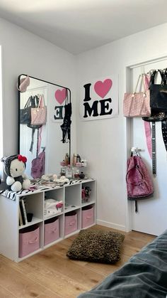 Cute Aesthetic Rooms, Girly Room, Aesthetic Rooms, Pretty Room, Room Design Bedroom