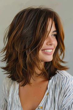 Ladies Wolf Haircut, Medium Length Haircut One Length, Medium Lob Haircut, Shag Cut Hair, 2024 Hair Trends, Rambut Brunette, Haircuts For Medium Length Hair, Layered Haircuts For Medium Hair, Mom Hairstyles