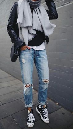 Outfit Ripped Jeans, Comfy Fall Outfits, Jean Jacket Outfits, Leather Jacket Outfits, Spring Street Style, Mode Inspo, 가을 패션, Outfits Casuales, Edgy Fashion