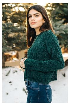 Emerald Sweater Outfit, Emerald Green Outfit, Green Sweater Outfit, Emerald Sweater, Forest Green Bridesmaid Dresses, Emerald Green Sweater, Winter Sweater Outfits, Fall Chic