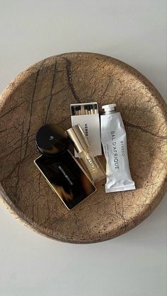 Studera Motivation, Autumn Activities, Aesthetic Makeup, Cozy Fall, Hand Cream, Clean Beauty, Aesthetic Photo