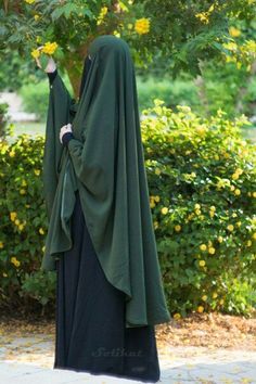 Forest Green Khimar with Abaya and Niqab Green Khimar, Hijab Photo, Muslim Women Clothing, Hijab Designs, Niqab Fashion, Hijab Niqab, Muslim Fashion Hijab Outfits, Muslim Women Fashion, Mode Abaya