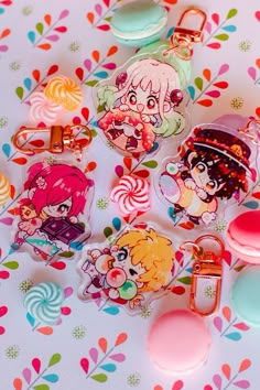 5 cm charm! Made from clear acrylic plastic. Each keychain comes with a clip-keyring Final product don't have watermark. AND PLEASE, if you want a tracking number remember choose "registered shipment" item (HIGHLY RECOMMENDED) , if not I can't provide you any tracking number or return your items if they get lost♥ Anime Keychains, Toilet Ghost, Gifts For Xmas, Mitsuba Sousuke, Key Charms, Plungers, Artist Alley, Merch Ideas, Toilet Bound Hanako Kun