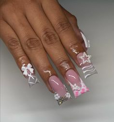 Elevate your nails with these stunning pink duck nails set. With duck nails in trend now, there is no better set to have on!  Each nail set is custom made for each customer. If you have any questions about the size or style of the nails, please message me.  We understand that our customers appreciate quick and seamless deliveries so we work around the clock to deliver high quality press on nails in a short period of time. We take 1-4 working days to make the set, followed by 5-12 working days delivery. Each package gets FREE international delivery! Pink Duck Nails, Pink Duck, Nails Set, Christmas Inspo, Pink Bling, False Nails, French Nails, Makeup Cosmetics