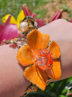 Beautiful Vintage Cuff with Enameled Orange Flower-Large Glass Peral *Unmarked* *Perfect Condition* *Used, Secondhand, Vintage and Old Jewelry* Fleur Orange, Vintage Orange, Pearl Brooch, Old Jewelry, Enamel Flower, Orange Flowers, Vintage Flowers, Vintage Brass, Etsy Vintage