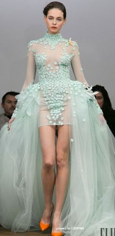 TONY YAACOUB  COUTURE  SPRING-SUMMER 2014    Nuances de Chic Tony Yaacoub, Chic Wedding Gown, 2014 Couture, Couture 2014, Green Wedding Dresses, Oscar Dresses, Fabulous Dresses, Vogue Fashion, Long Prom Dress