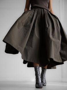 HIGH WAISTED PLEATED VOLUME SKIRT High Waisted Skirt Pleated, Luxury High Waist Chic Pleated Skirt, Trendy Luxury Pleated Skirt, Luxury Asymmetrical Skirt For Fall, Luxury Flared Pleated Skirt, Luxury Trendy Pleated Skirt, Luxury Chic Pleated Skirt, Luxury Chic Pleated Wrap Skirt, White Voluminous Pleated Skirt - Luxury