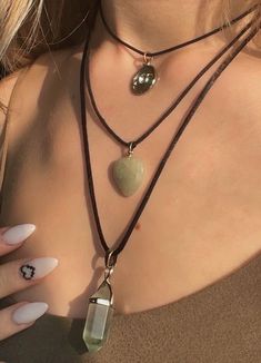 Jewelry Combo, Heart Clothes, Estilo Hippie, Accesories Jewelry, Hippie Necklace, Jewelry Accessories Ideas, Dope Jewelry, Funky Jewelry, Jewelry Lookbook