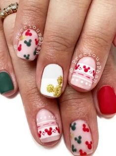 Christmas Minnie Nails, Christmas Nails Gel Short, Xs Nails, Simple Disney Nail Designs, Christmas Disney Nails, Disney Nail Ideas, Disney Princess Nail