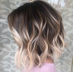 Medium Short Haircuts, Wavy Bob Hairstyles, Wavy Bob, Haircuts For Wavy Hair, Short Hair Balayage, Beauty Inside, Blonde Ombre