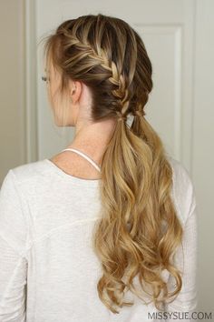 3 Fácil Gimnasio Peinados //  #fácil #Gimnasio #Peinados Highlights Bob, Gym Hairstyles, Braids Styles, French Braid Hairstyles, Fishtail Braid, Blue Highlights, Awesome Hair, Peinados Fáciles Para Cabello Corto, Easy Summer Hairstyles