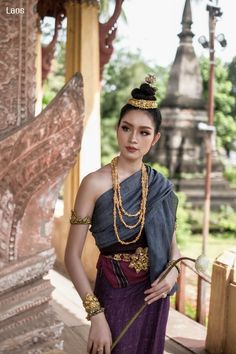 Laos Traditional Dress, Lao New Year, Laos Clothing, Thailand Costume, Thailand Traditional, Thailand Fashion, Traditional Thai Clothing, Thai Fashion, Burmese Clothing