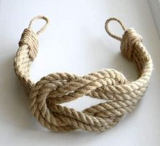 a rope that has been tied to the wall