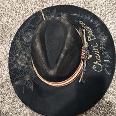 Beautiful Adjustable Hat Black Burned Hat, Custom Wide Brim Fedora For Western-themed Events, Black Hand-painted Hat With Curved Brim, Western-themed Fedora With Feathers, Bohemian Fedora For Rodeo, One Size, Boho Hats, Custom Cowboy Hats, Boho Hat, Head Pieces