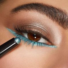 Under Eyeshadow, Green Eyeshadow Looks, F1 Paddock, Stick Eyeshadow, Gold Eyeliner, Makeup Pigments, Best Makeup Looks, Eyeshadow Pencil, Teal And Green