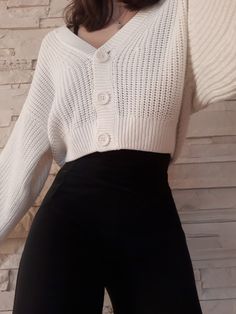 Trendy Sweaters Crochet, Cute Sweaters For Teens, Crochet Sweater Aesthetic, Aesthetic Crochet Sweater, Cardigan Outfit Aesthetic, Crochet Sweater Design, Winter Fashion Outfits Casual, Fashion Top Outfits, Cute Dress Outfits