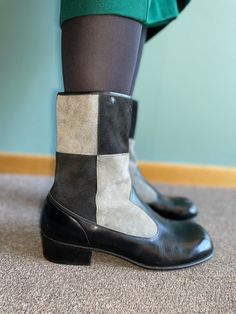 Vintage Iconic 60s Mod Ankle Boots / Grey & Black Checkered Suede Boots / Hampton Beatle Boots / Black Leather Mod Shoes Hampton  brand Estimated size mens 11 or 12  /  womens 10 or 11 Soles are good Zips up the side Some light uniform wear and or scuffing, no deep damage Measurements: 10"height 2"heel 11" insole 11.5" sole 3.5" ball 5"calf width Mod Shoes, Beatle Boots, Patchwork Boots, Retro Autumn, Boots Vintage, Black Checkered, 60s Mod, Black Leather Boots, Suede Boots