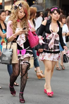 Subtle Gyaru Outfits, Garyu Fashion, Japanese Gyaru Fashion, Guyru Fashion Style, Gyura Fashion, Haaady Gyaru Fashion, Amekaji Gyaru Outfits, Ganguro Gyaru Outfit, Modest Gyaru