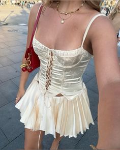 Stunning Prom Dresses, Fasion Outfits, Corset Lace, Fairy Fashion, Hook And Eye, Alternative Outfits, Women Corset, Elegant Outfit, Dress To Impress