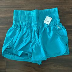 Brand New With Tags. Free People Movement - The Way Home Shorts In Color Blue/Green. Size M Cute Shorts Athletic, Bestie Dances, Blue Lululemon Shorts, Fitness Fashion Active Wear, Poshmark Clothes, The Way Home Shorts, Way Home Shorts, Light Grey Leggings