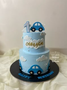 First Birthday Boy Cake Design, 2 Tier Boys Birthday Cake, 1st Birthday Cake Car Theme, 2 Birthday Cake Boy, 2 Tier Birthday Cake Boy, Cake Birthday Aesthetic Boy, Easy Car Cake, Car Cake Design For Boys, First Birthday Cakes For Boys