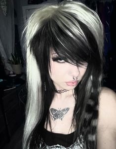 Blonde And Black Emo Hair, Scene Striped Hair, Emo Punk Hair, Scene Username Ideas, Scene Hair Ideas, Emo Hair Color Ideas, Scenemo Hair, Long Emo Hair, Scene Haircut