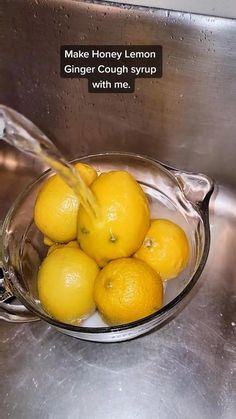 Lemon And Honey Tea, Ginger Lemon And Honey, Lemon And Honey, Dry Throat, Herbal Remedies Recipes, Chronic Cough, Lemon Honey, Herbal Recipes, Honey Tea