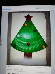 an image of a paper plate christmas tree