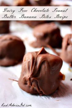 there is a chocolate peanut butter banana bites on the table with text overlay that reads, dairy free chocolate peanut butter banana bites recipe