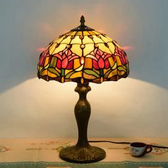 Decorative Stained Glass Dome Shade Table Lamp For Living Room - Nightstand Light Beige Glass Nightstand, Elegant Floor Lamps, Nightstand Light, Vintage Dragonfly, Table Led, W Hotel