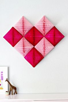 valetines day diy home decor Room To Room, Honeycomb Decorations, Heart Diy, Paper Pom Poms, Honeycomb Paper, My Funny Valentine, Diy Room, Valentines Day Party, Valentine Day Crafts