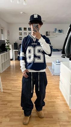 Asthetic Cloths Idea Boys, Y2k Jersey Outfit Men, Street Wear Jersey, Boys Y2k Outfits, Cholo Outfit, Upgrade Closet, Y2k Guys, Graduation Fits, Skate Outfit