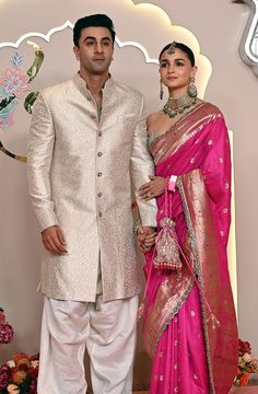 Alia Bhatt Ambani Wedding, Ranbir Kapoor Wedding Outfit, Indian Wedding Reception Outfit, Wedding Couple Outfits, Shadi Outfits, Ranbir Alia, Son Pictures, Family Clothing Sets, Ambani Wedding