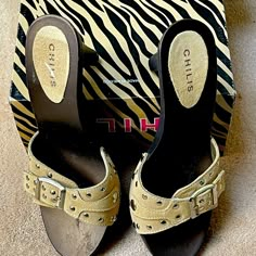 Top Part Of Shoe Is Suede With Studs And Buckle On Top. Almost Like The Candies Shoes. Great With Jeans. Thrift Style, Hot Season, Candies Shoes, Shoes Heels Classy, Cute Shoes Heels, Club Shoes, Studded Heels, Swim Shoes, Heel Design