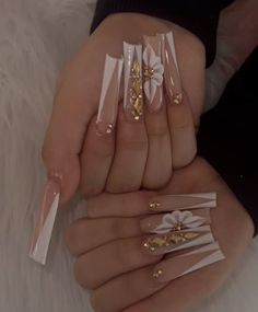 Paris Filter Instagram, Baddie Cars, Aesthetic Nail Designs, Easy Nail Art Tutorial, Dubai View, Nails Aesthetics, Rich Vibes, Cars Dubai, White Nails With Gold