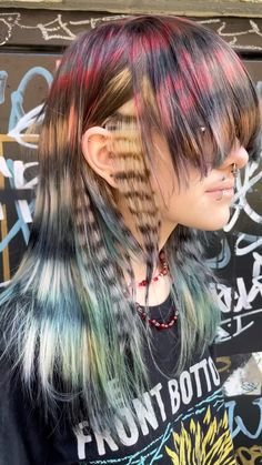 The Butterfly Haircut, Boosting Confidence, Butterfly Haircut, Dyed Hair Inspiration, Punk Hair, Funky Hairstyles, Hair Stylies, Alternative Hair, Colorful Hair