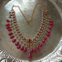 Durga Jewellery, Coral Jewelry Set, Gold Jewels Design, Neck Pieces Jewelry, New Gold Jewellery Designs, Gold Earrings Models