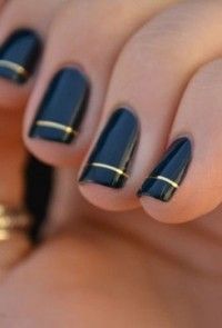 I've always thought black and gold were the classiest colors. Sharp idea for nails. Makeup Tip, Nagellack Trends, Manicure Gel, Black Nail Art, Minimalist Nail Art, Easy Nails, Bohol, Short Hairstyle, Nailed It