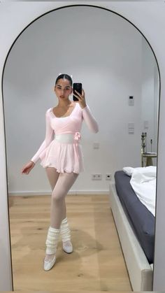 Emilia Nia, Ballerina Halloween Costume, Ballet Attire, Ballet Aesthetic, Ballerina Outfit, Ballerina Costume, Hot Halloween Outfits, Pretty Halloween Costumes, Dancers Outfit