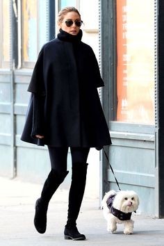 Outfits 2014, Mode Zara, Black Cape, Cape Jacket, Plastic Sunglasses