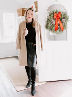 7 Ways to Have Great Style on a Budget How To Wear Faux Leather Leggings, Skirt To Work, Tights And Heels, Business Professional Outfits, Heels Outfits, Tights And Boots