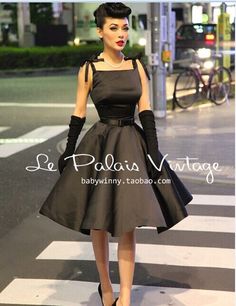 Pas cher Le Palais cru élégant rétro classique Hepburn de soie taille haute feuilletée robe noire LPV048, Acheter Robes de qualité directement des fournisseurs de Chine: S'il vous plaît noter cet article Black Prom Dress Short, Honeymoon Dress, Short Prom Dress, Looks Street Style, Satin Prom Dress, Moda Vintage