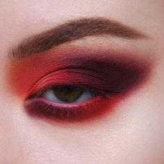 Smoky Red Eye Makeup, Red Eyeshadow Looks, Fire Eyes, Red Eyeshadow, Red Eye, Trendy Makeup, Fantasy Makeup