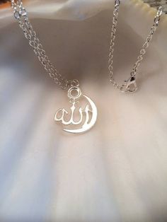 Embroidery Drawing, Crying Photography, Silver Ball Necklace, Gold Medallion Necklace, Dolphin Jewelry, Gold Pearl Jewelry, Islamic Jewelry, Mens Silver Jewelry, Teeth Jewelry